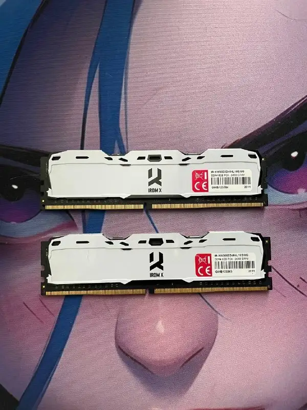6 ТБ жесткий диск WD Purple Surveillance и оперативная память Goodram Iridium White - Комплектующие для ПК (Электроника) в Владивосток