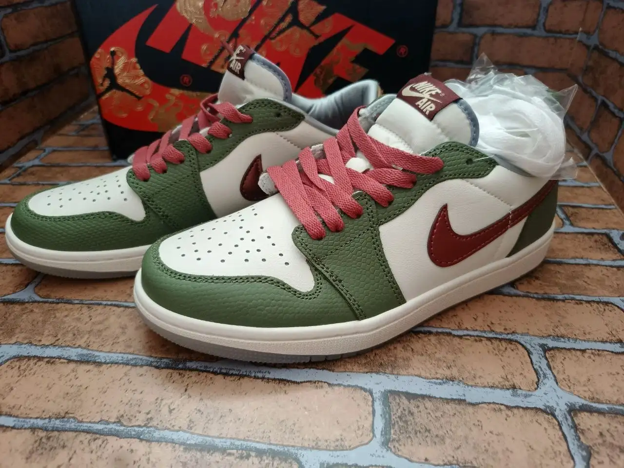 Новые кроссовки Nike Air Jordan Low - Обувь (Одежда) в Владивосток