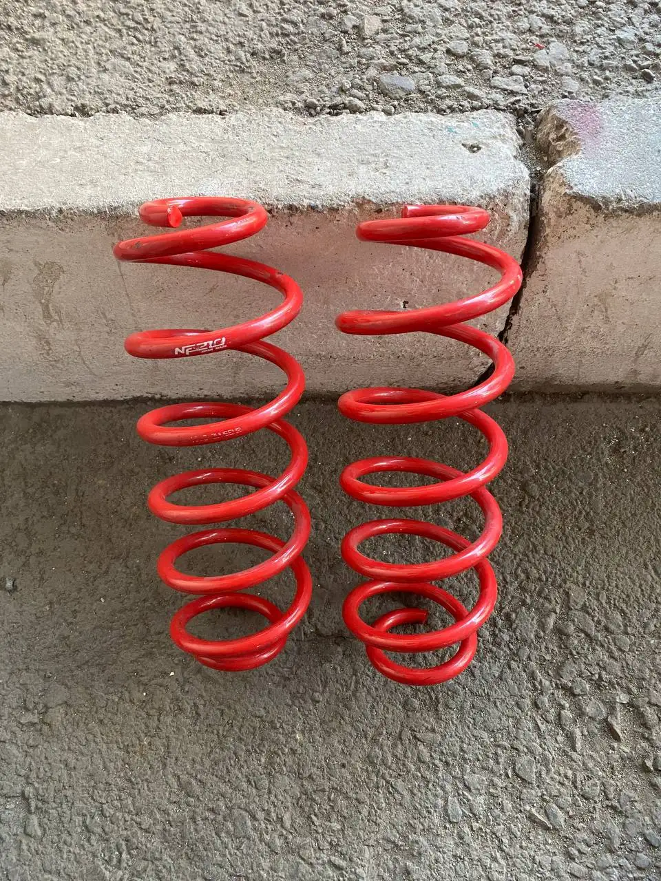Продам пружины - пружины (Запчасти) в Владивосток