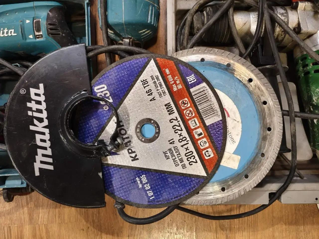 Комплект инструментов Makita и Power Tank - Другое (Запчасти) в Владивосток