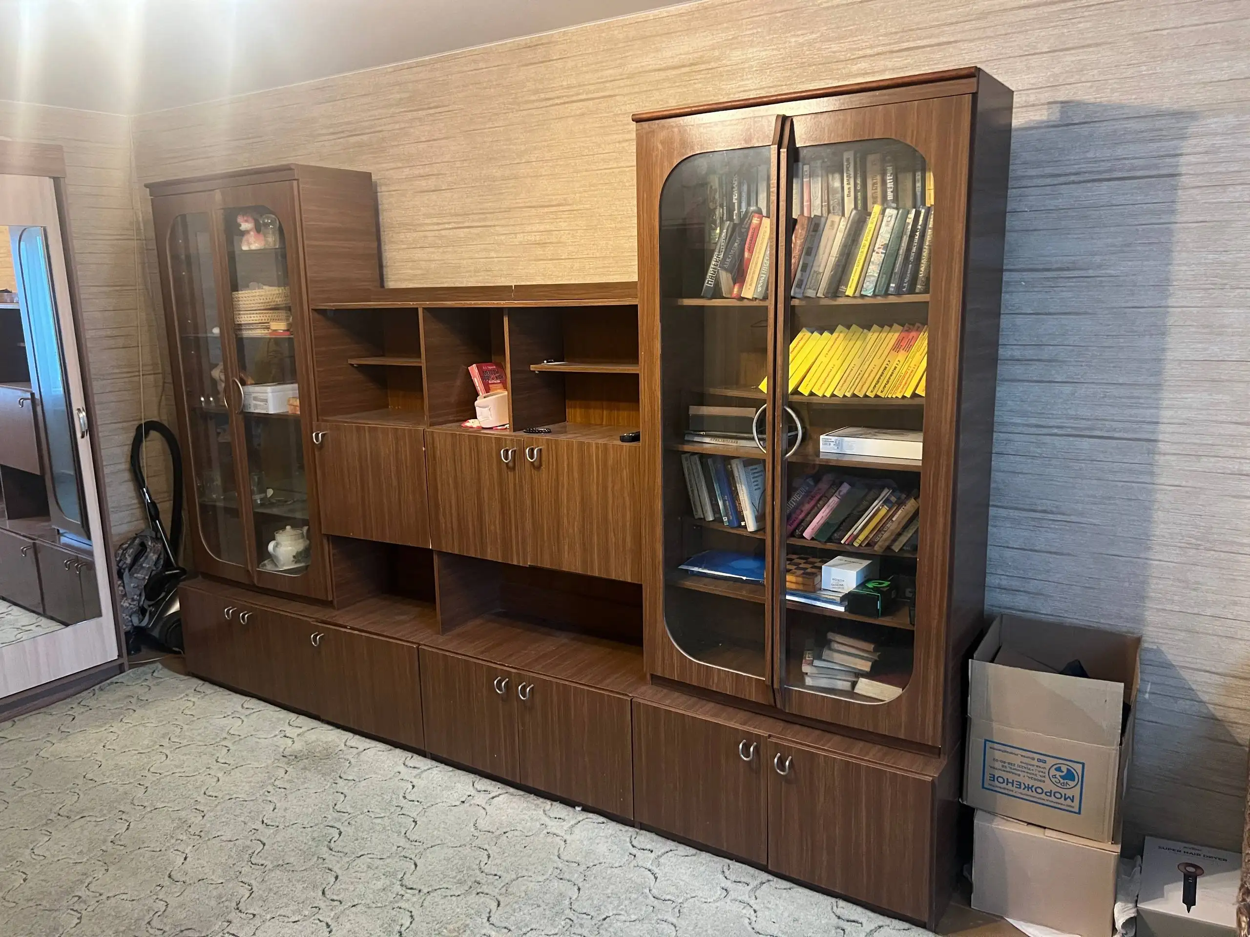 Отдам бесплатно старую стенку - Для дома и дачи в Владивосток