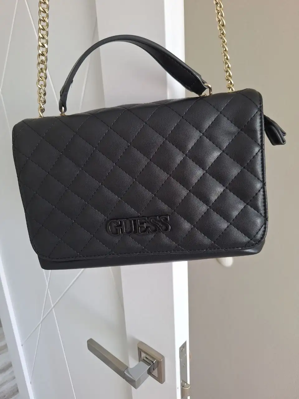 Сумка Guess б/у - Сумки (Одежда) в Владивосток