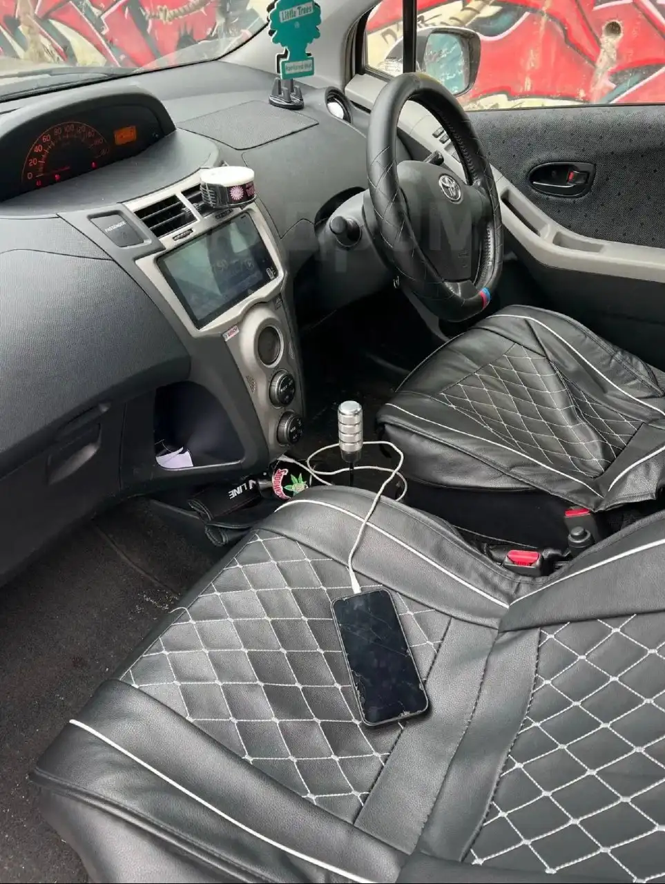 Toyota Vitz 2009 - Легковые автомобили (Авто) в Владивосток
