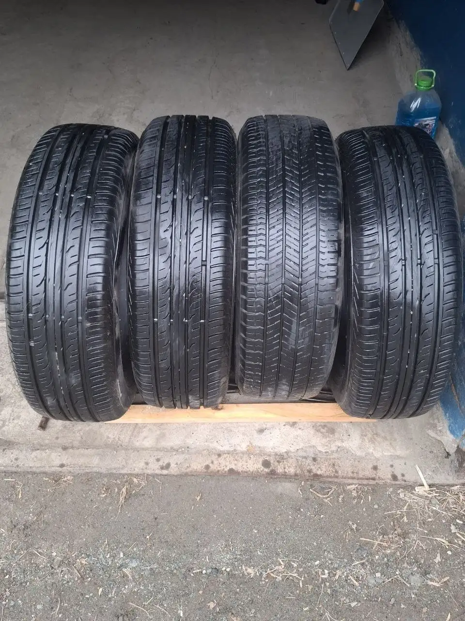 Продажа б/у зимних шин Dunlop 225/65R17 - Шины (Авто) в Владивосток