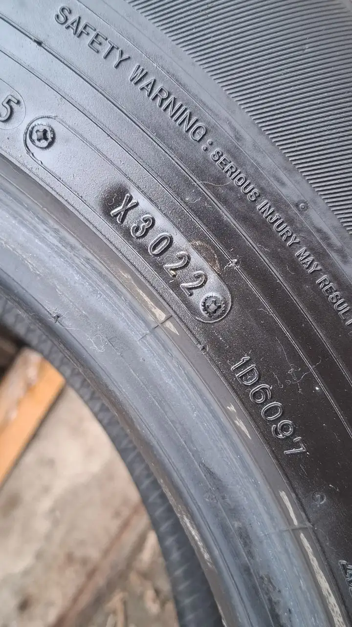 Продажа б/у зимних шин Dunlop 225/65R17 - Шины (Авто) в Владивосток