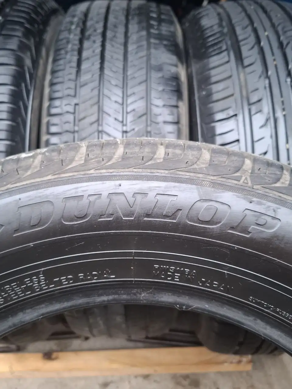 Продажа б/у зимних шин Dunlop 225/65R17 - Шины (Авто) в Владивосток