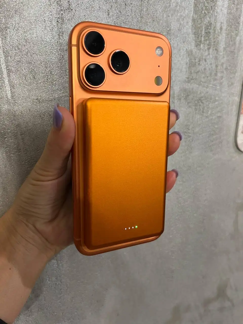 Магнитное зарядное устройство для телефона 5000 mAh - Электроника в Владивосток