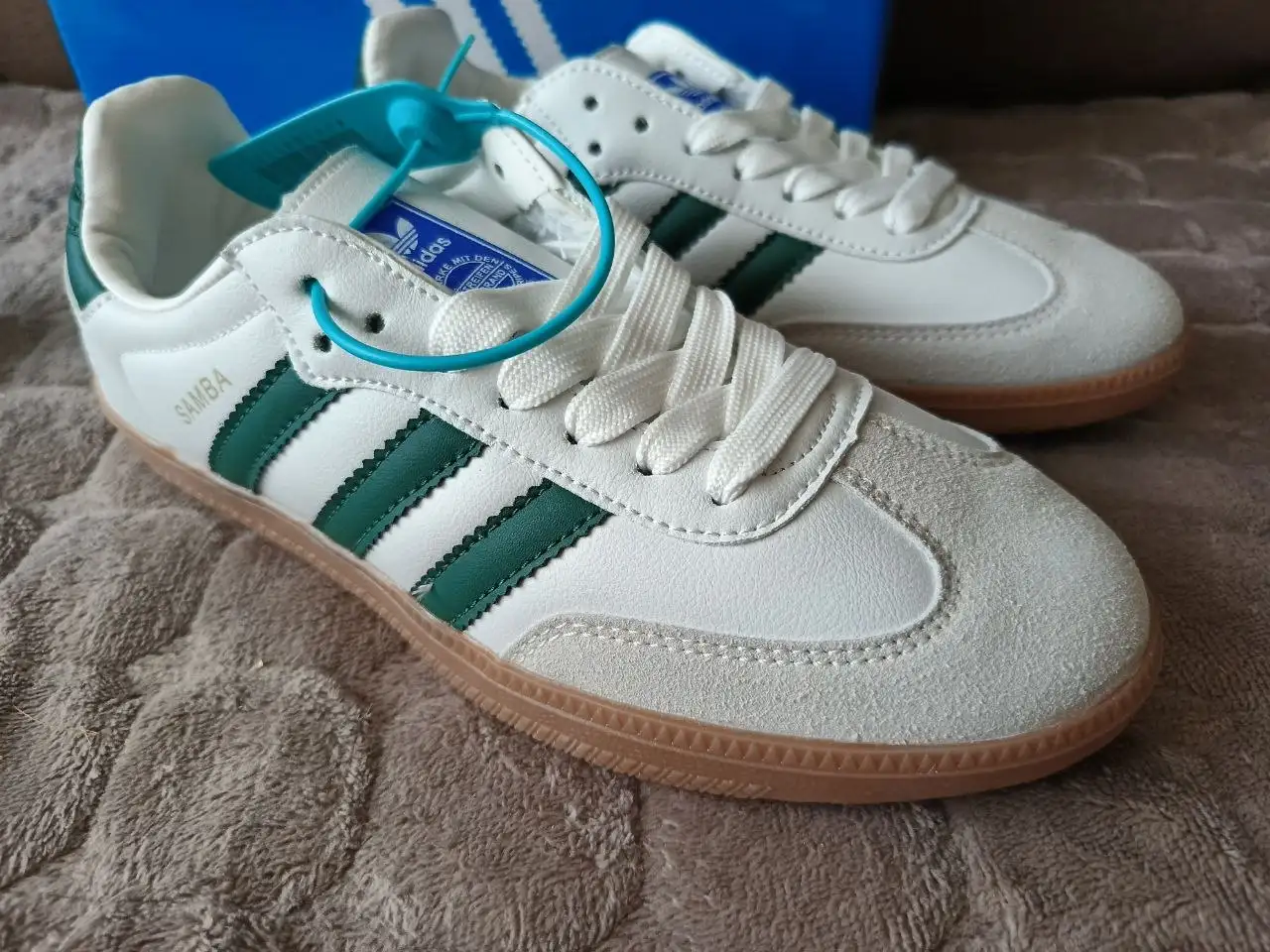 Новые кроссовки adidas samba 37 размера - Обувь (Одежда) в Владивосток