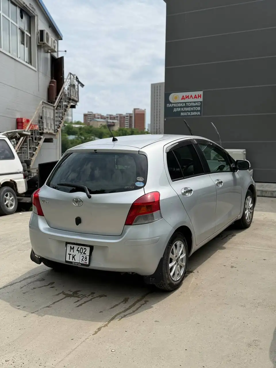 Toyota Vitz 2009 - Легковые автомобили (Авто) в Владивосток
