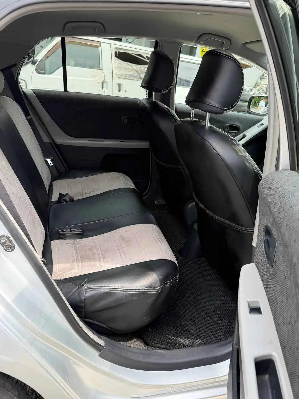 Toyota Vitz 2009 - Легковые автомобили (Авто) в Владивосток