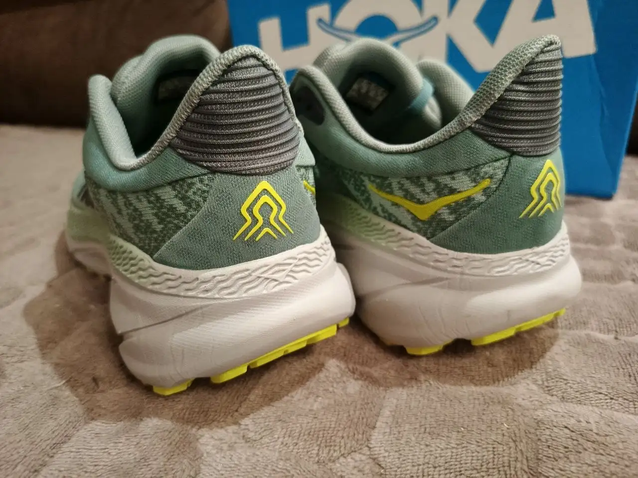 Новые Hoka Size 42 - Обувь (Одежда) в Владивосток