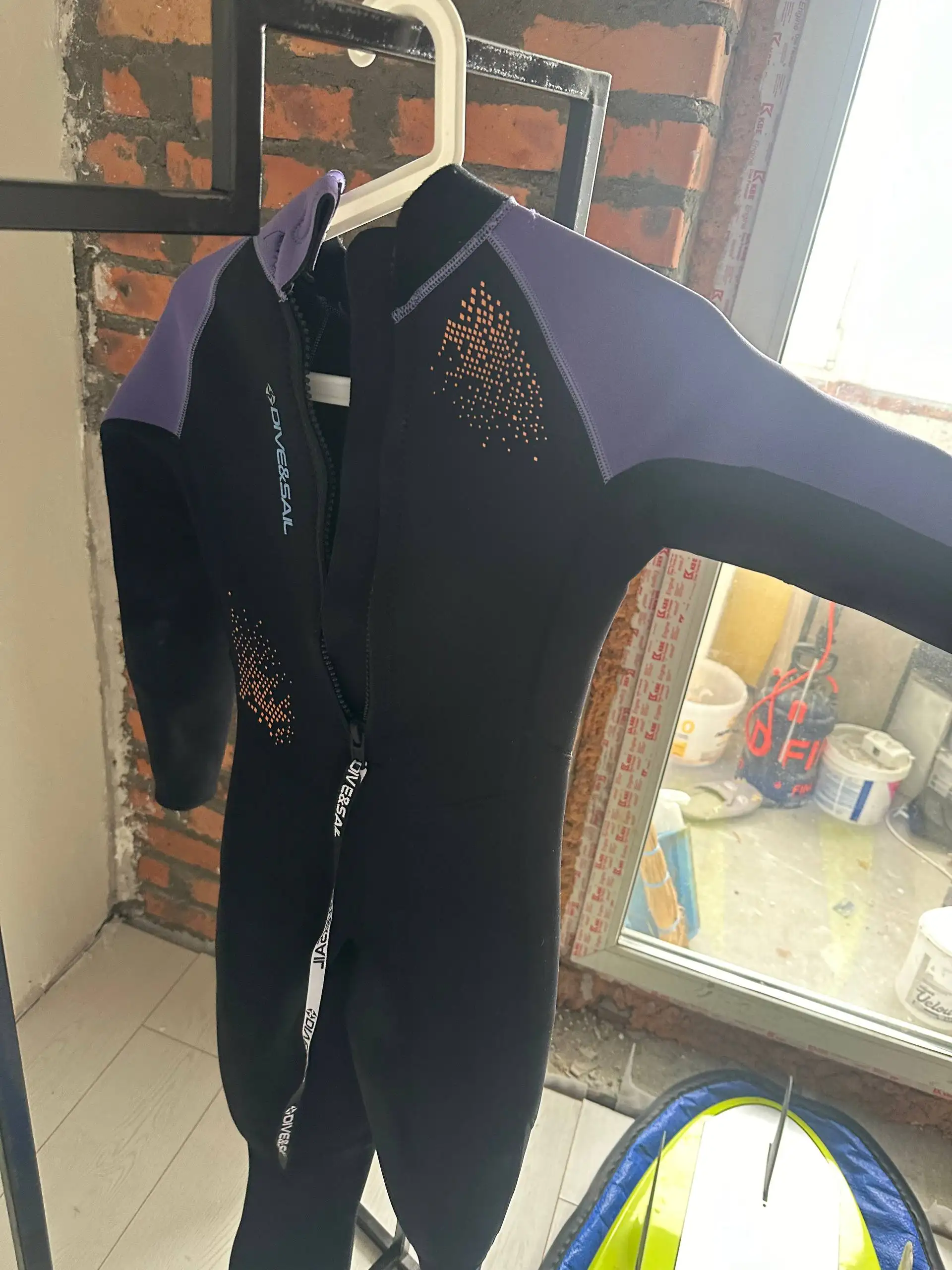 Продам гидрокостюм Dive-Sail 3мм XS - Спорт (Хобби и отдых) в Владивосток