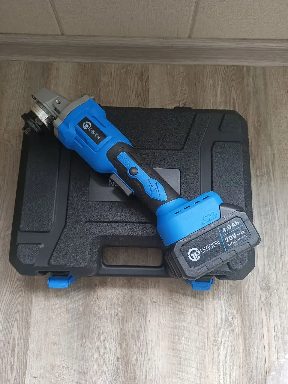 Продам УШМ аккумуляторную 20V - Инструменты (Барахолка) в Владивосток
