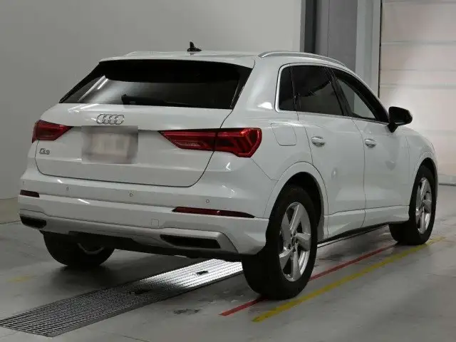 Audi Q3 2 поколение (F3) 1.5T - Легковые автомобили (Авто) в Владивосток