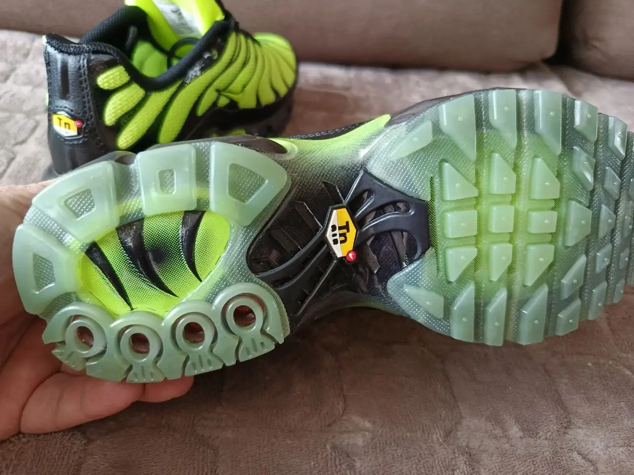 Новые подростковые кроссовки Nike Air Max 37 размера - Обувь (Одежда) в Владивосток