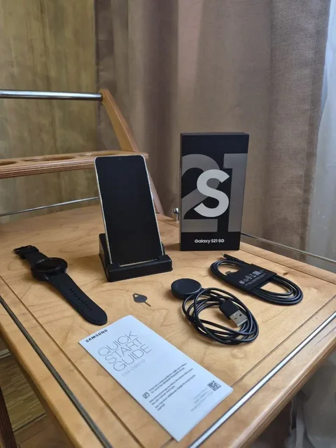 Продам Samsung Galaxy S21 Новый + Samsung Galaxy Watch 4 Classic - Моноблоки в Владивосток
