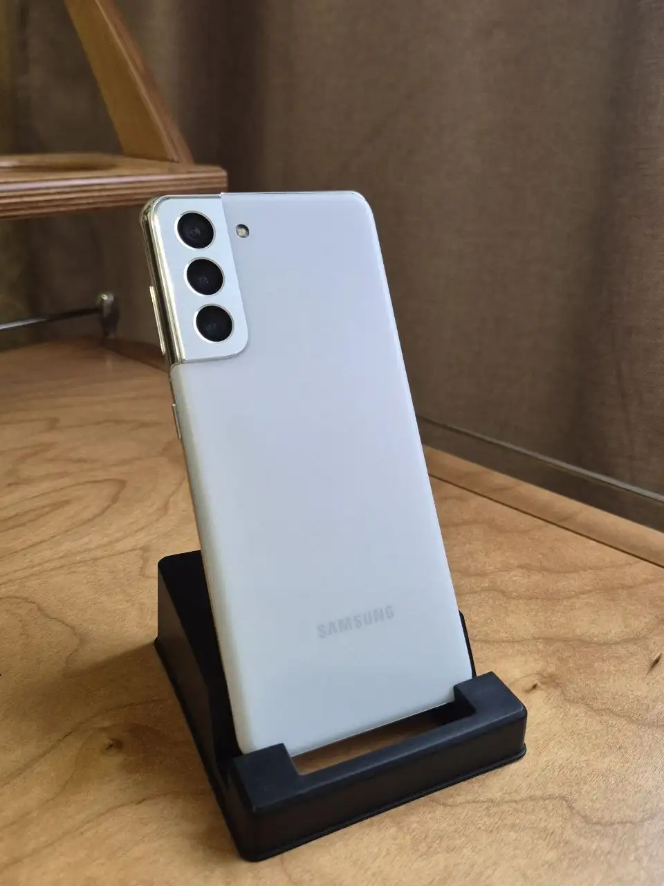 Продам Samsung Galaxy S21 Новый + Samsung Galaxy Watch 4 Classic - Мобильные телефоны (Электроника) в Владивосток