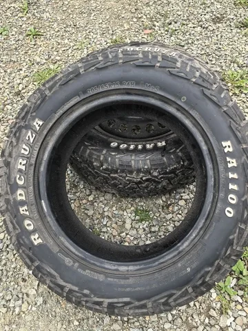 Комплект резины Roadcruza 205/65 R15 - Автоаксессуары и автозвук в Владивосток