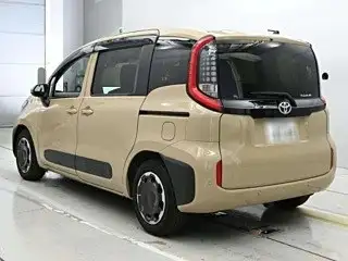 Toyota Sienta 2023 из Японии во Владивосток - Легковые автомобили (Авто) в Владивосток