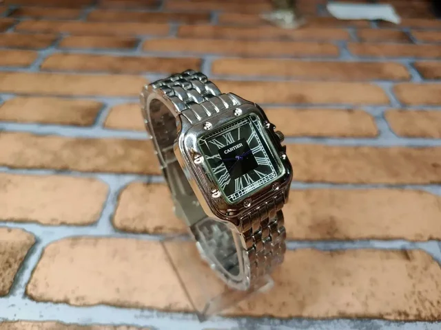 Новые женские часы Cartier - Куртки в Владивосток