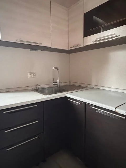 Продам модульный угловой кухонный гарнитур с обеденным столом - частное объявление в Владивосток