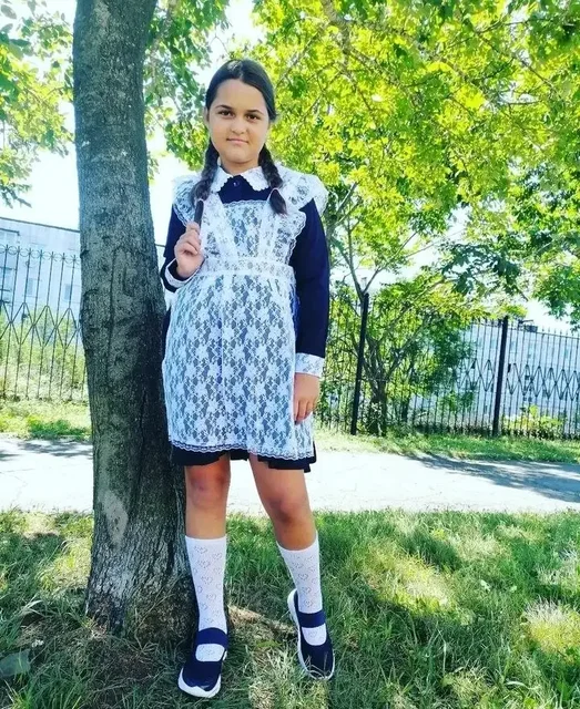 Продам школьную форму и классический костюм - Игровые комплексы в Владивосток