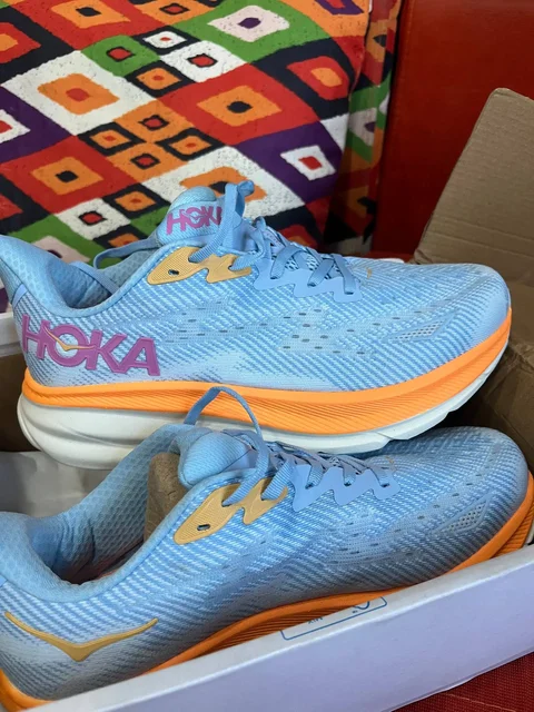 Кроссовки HOKA 42 размера - Бытовая техника в Владивосток