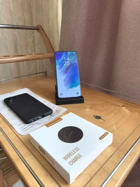 Samsung Galaxy S21 FE 128 ГБ в отличном состоянии - Мелкая бытовая техника в Владивосток