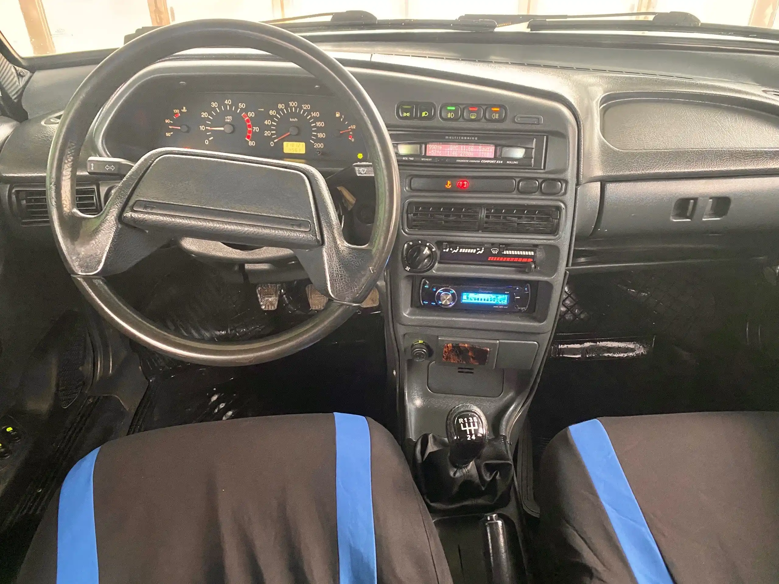 Продажа автомобиля ВАЗ 2108 2000 года