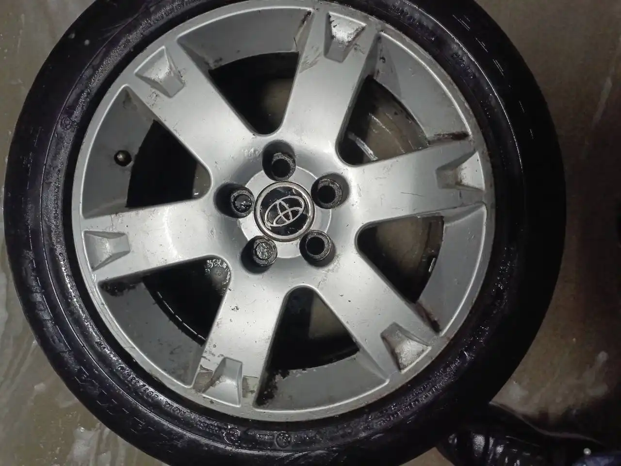 Диски на Авенсис