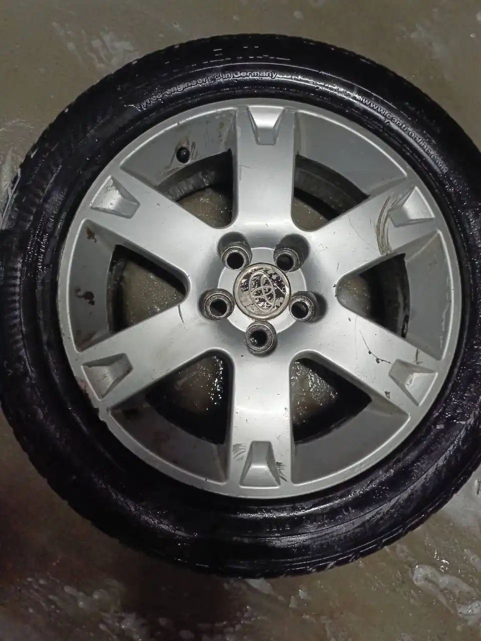 Диски на Авенсис