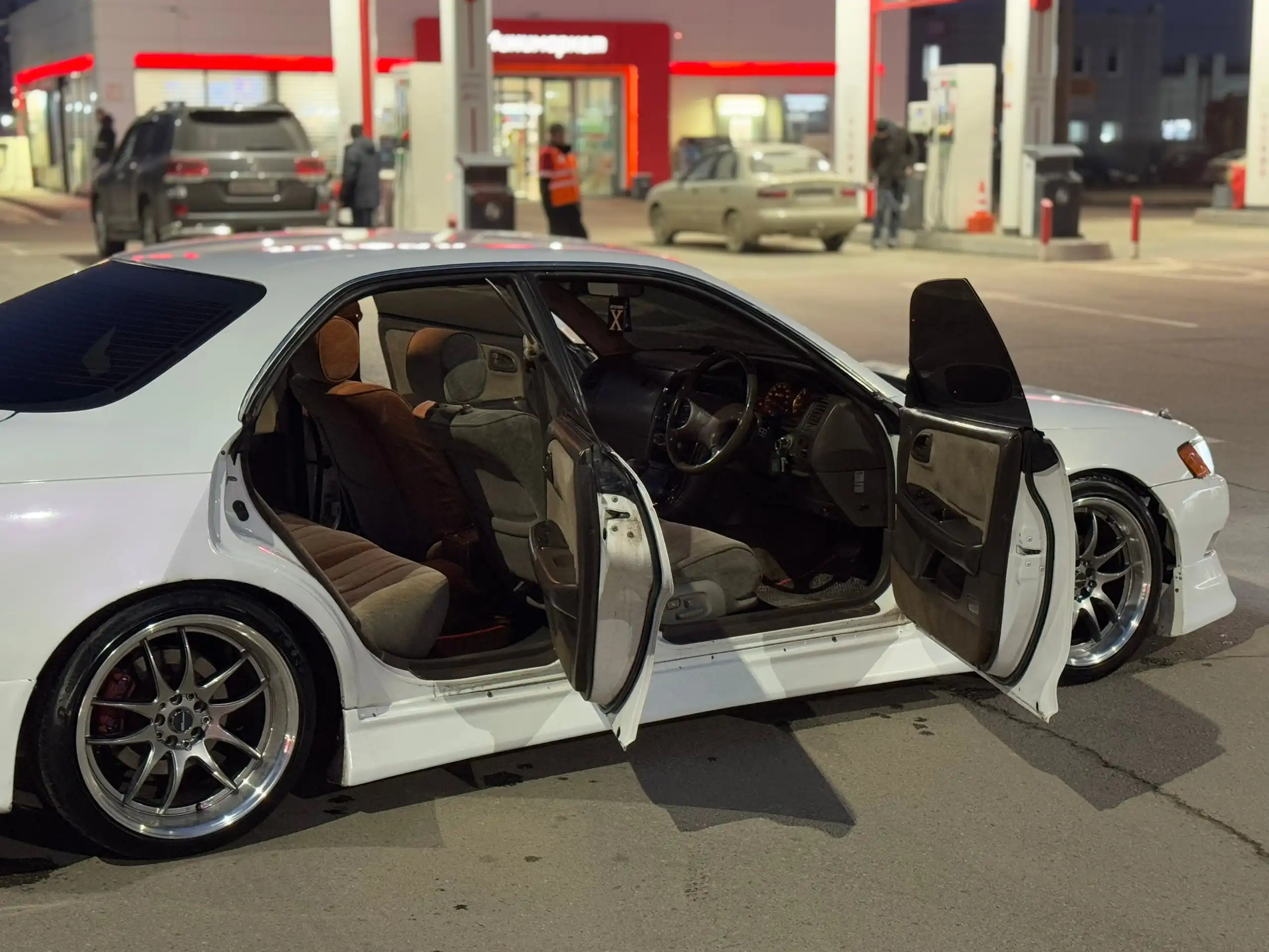 TOYOTA Mark II 1995 года в идеальном состоянии