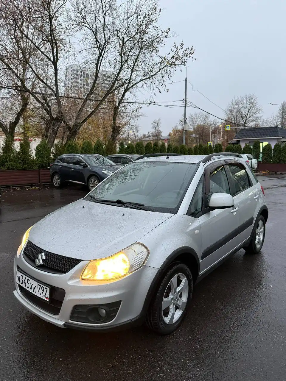 Автомобиль 2011 года с ПТС, механикой и полным приводом