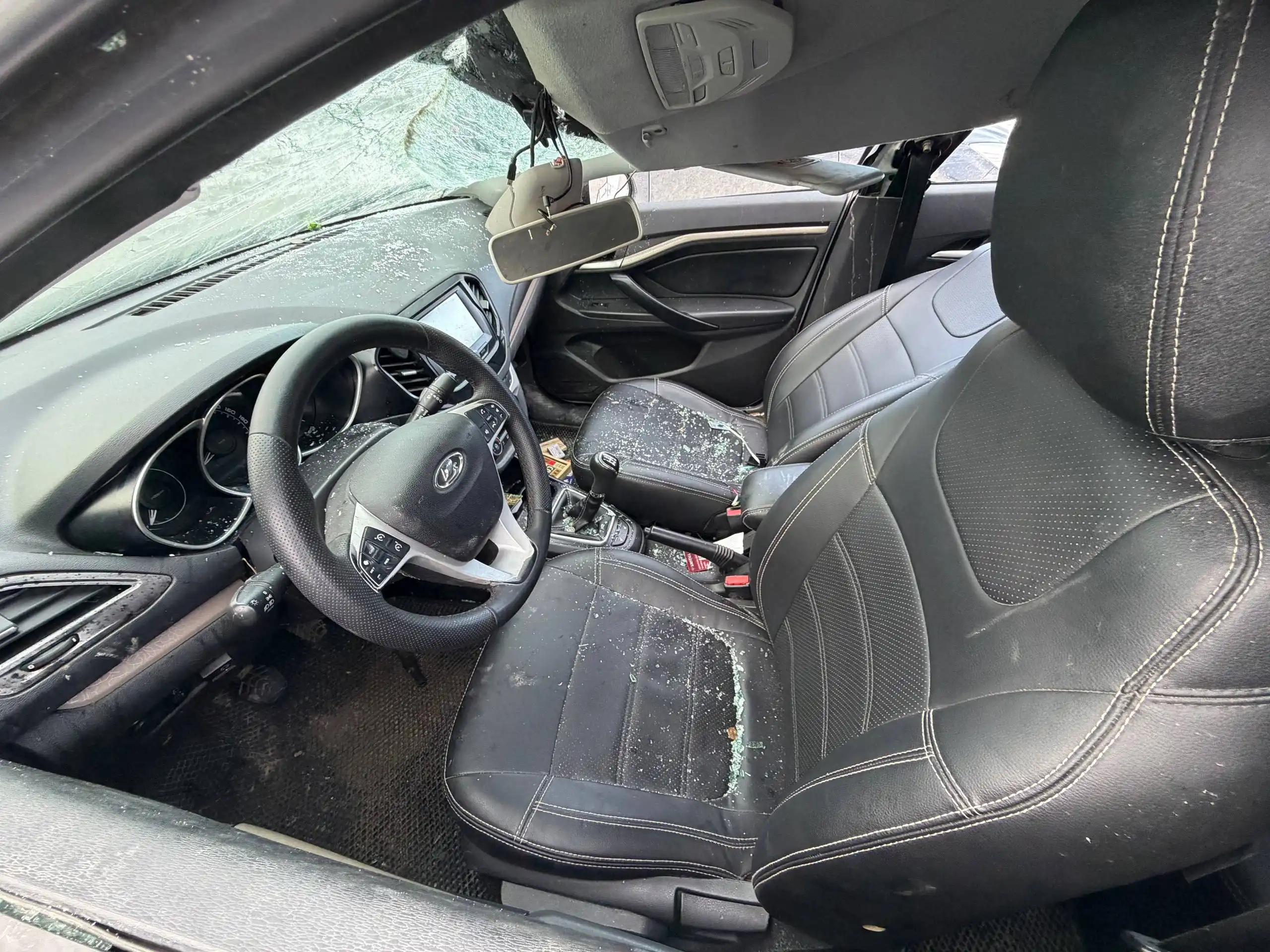 Автомобиль 2016 года с чистыми документами