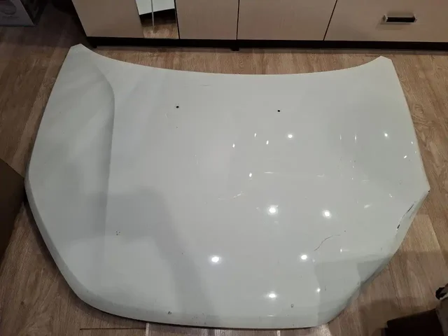 Продам капот на Lada Vesta Cross белого цвета - частное объявление в Волгоград