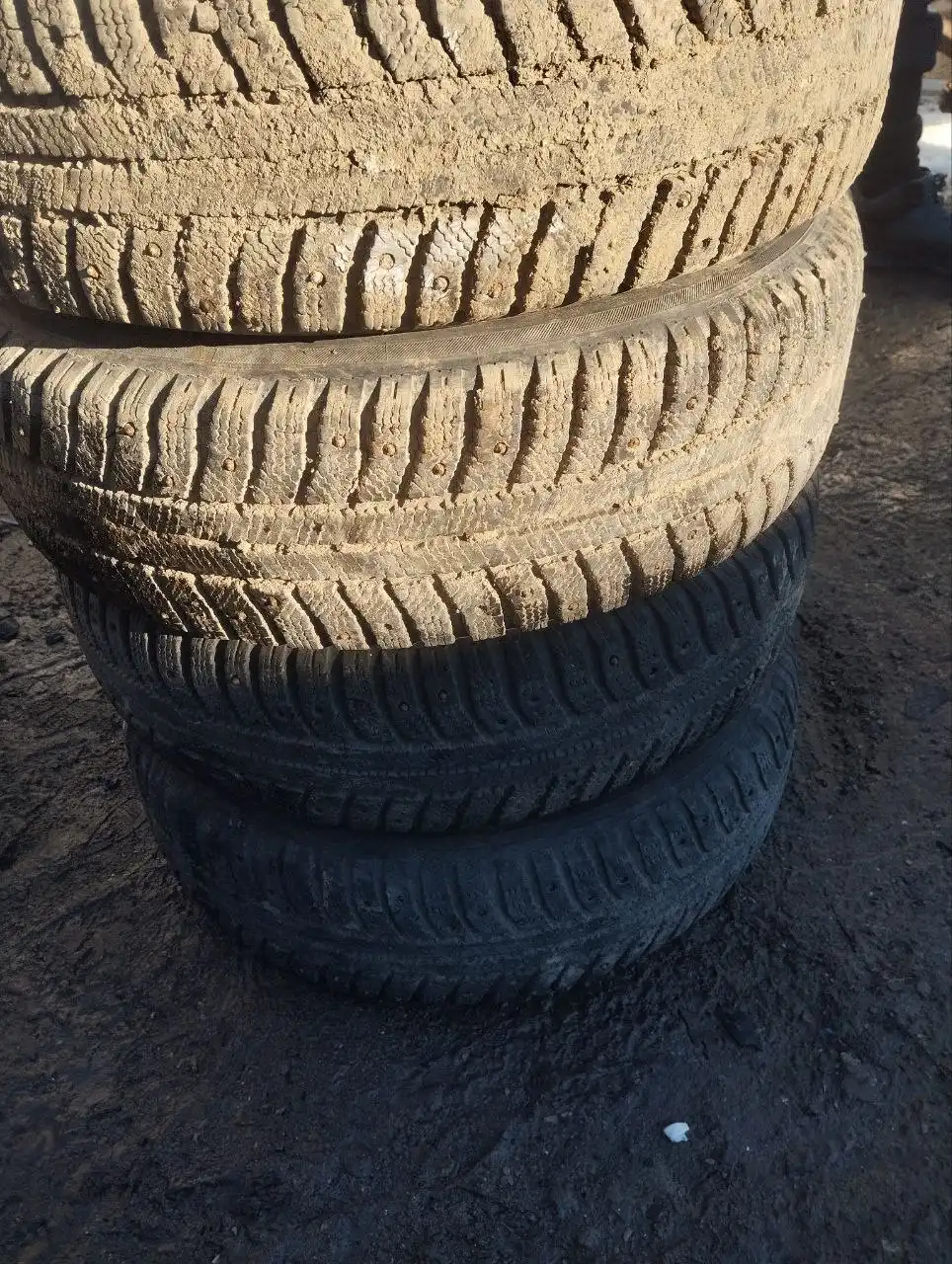 Продажа автозапчастей для ВАЗ: мотор, стопы, резина, литье, паук, резонатор, кузовные детали - Автозапчасти для ВАЗ (Запчасти) в Волгоград