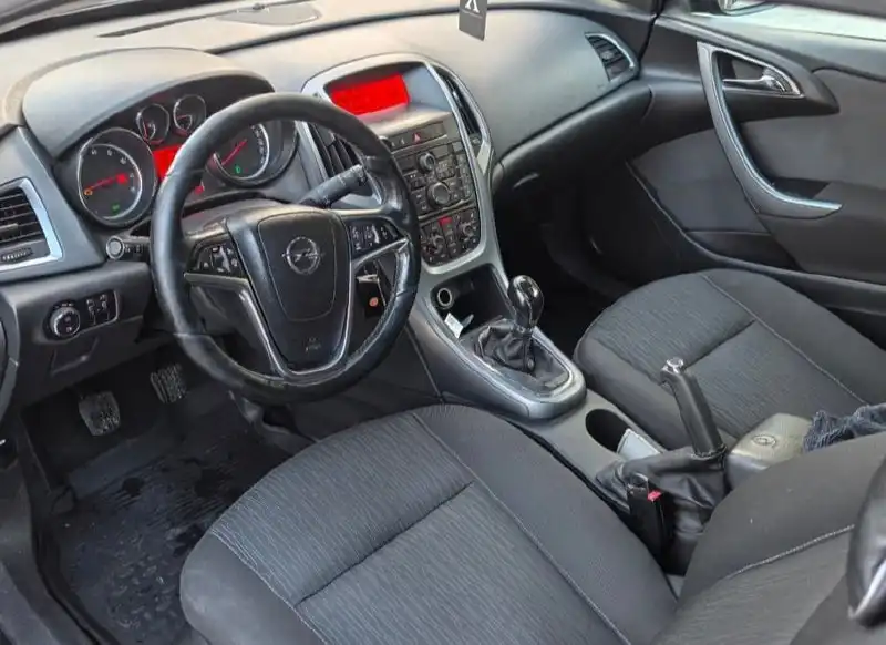 Opel Astra GT 2012 года в отличном состоянии - Легковые автомобили (Авто) в Волгоград