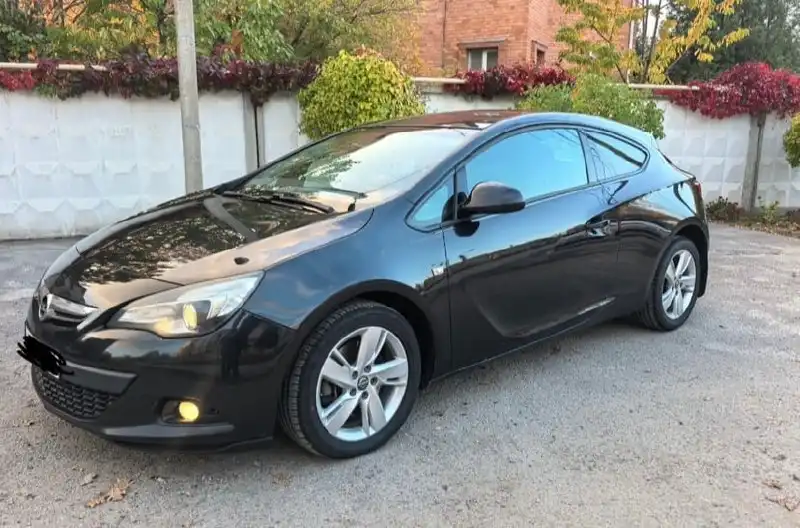 Opel Astra GT 2012 года в отличном состоянии - Легковые автомобили (Авто) в Волгоград
