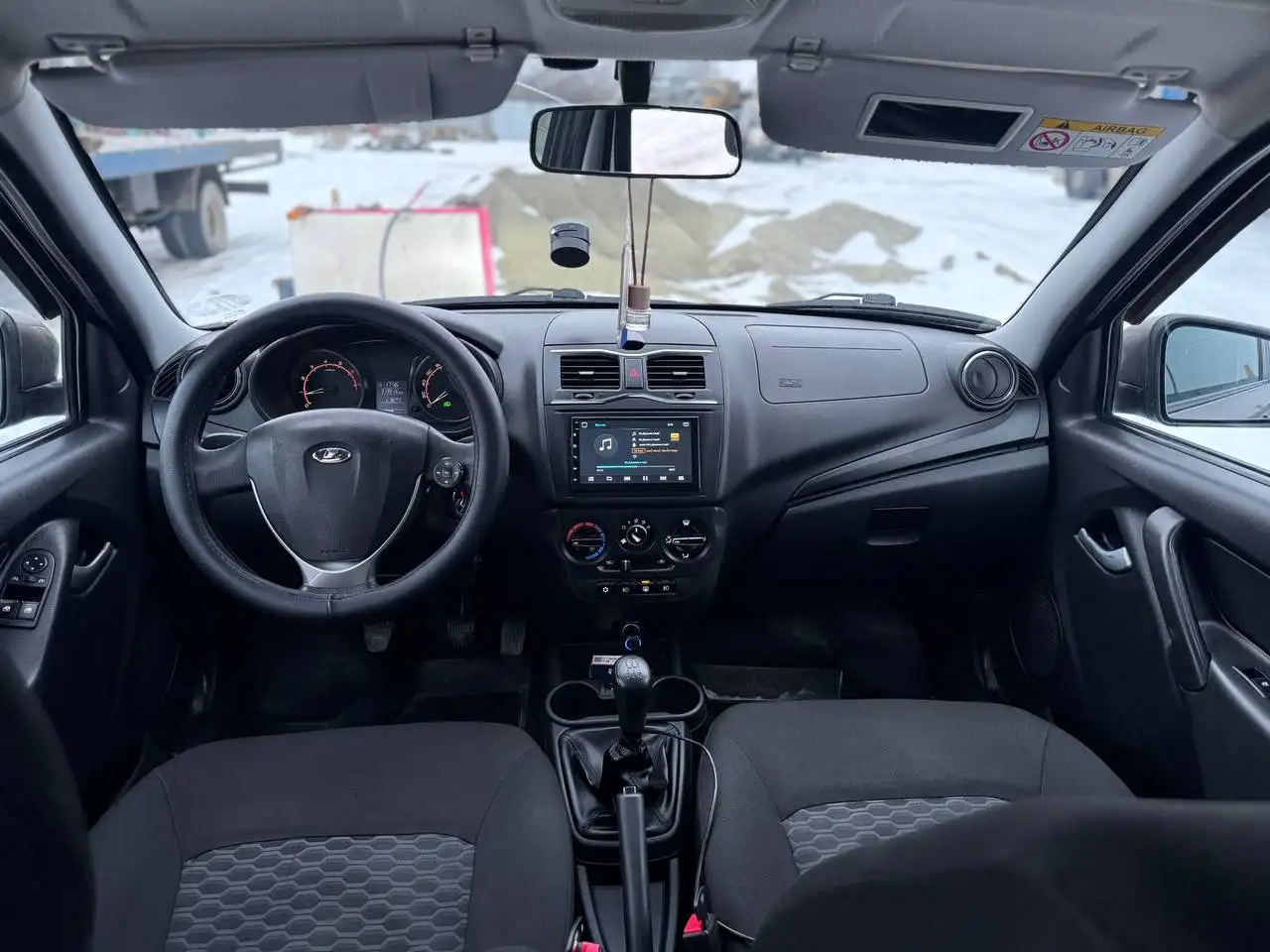 Продажа автомобиля 2018 года с идеальным состоянием - Легковые автомобили (Авто) в Волгоград