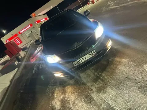 Продажа Kia Rio 2015 года в Волгограде - Автомобили в Волгоград