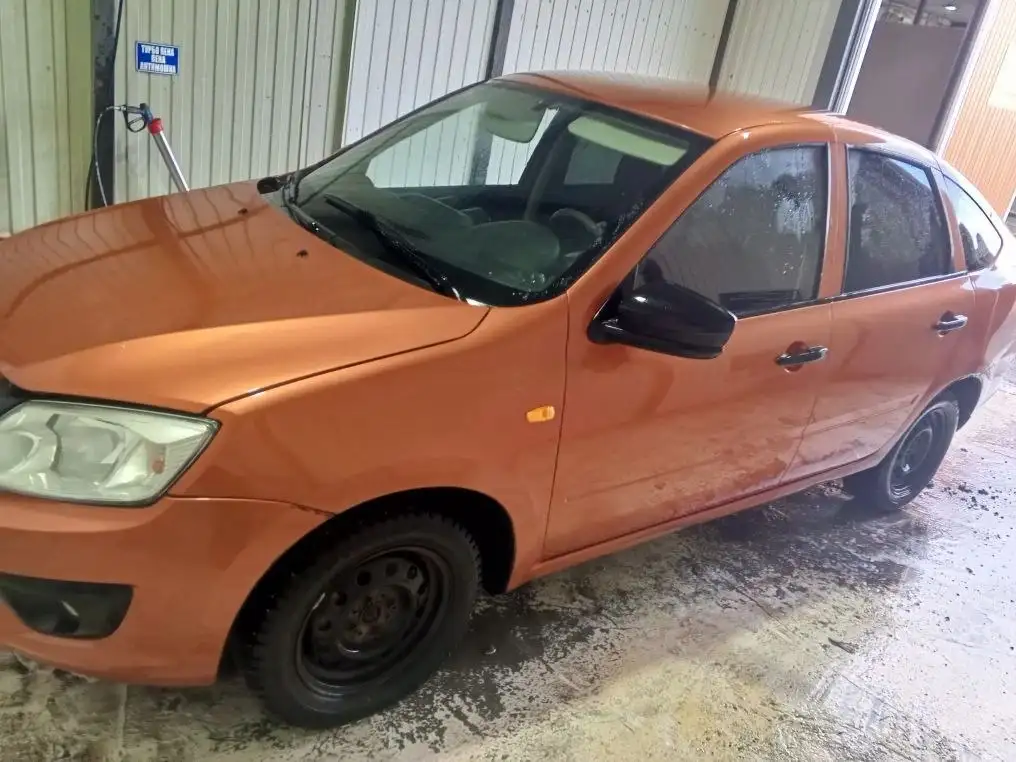 Продажа автомобиля 2015 года с двигателем КПП 5+ - Авто в Волгоград