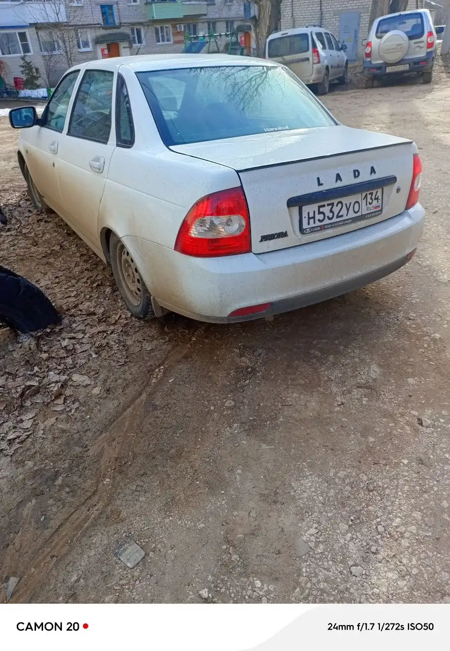 Продажа Лады Приоры с улучшенной комплектацией - Легковые автомобили (Авто) в Волгоград