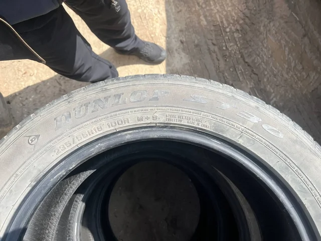 Продам Dunlop Grandtrek ST30 235/55 R18 - Кузовные детали в Волгоград