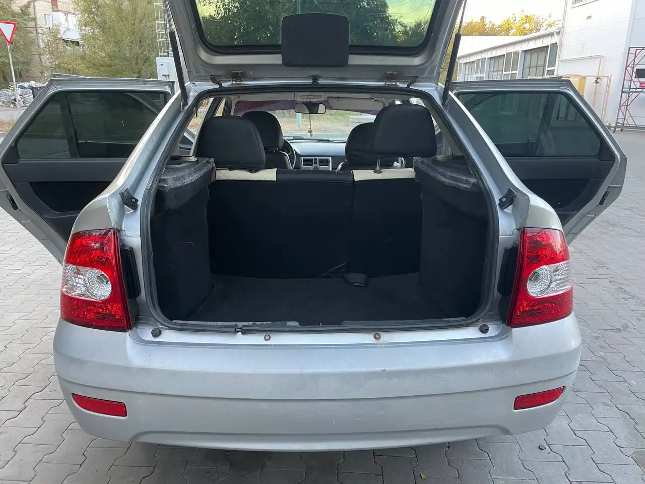 Lada Priora 2011 - Авто в Волгоград
