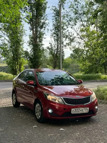 Kia Rio 2012 - Легковые автомобили в Волжский