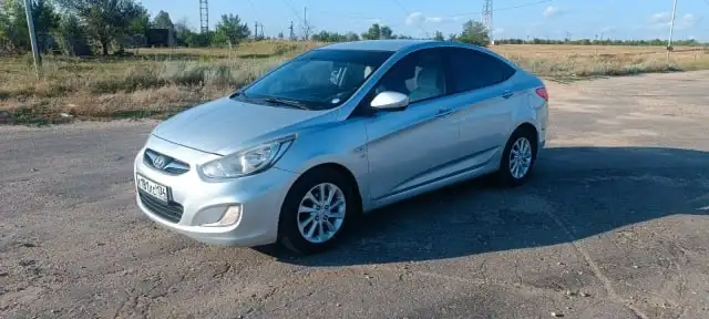 Автомобиль 2011 года, пробег 216000, хорошее состояние - Легковые автомобили (Авто) в Волгоград
