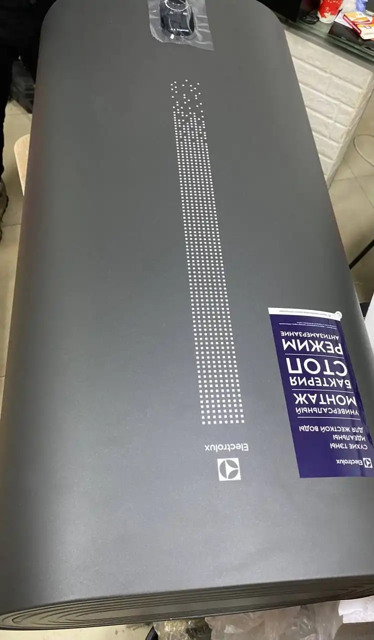 Водонагреватель Electrolux EWH 100 Gladius 2.0 Grafit со скидкой - Бытовая техника (Барахолка) в Ставрополь