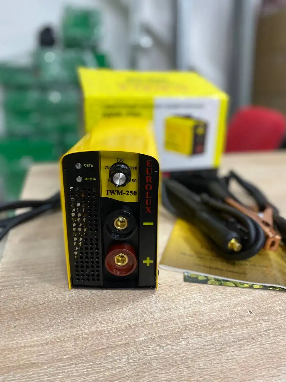 Инверторный сварочный аппарат Eurolux IWM250 65/29 - Сварочное оборудование (Барахолка) в Ставрополь