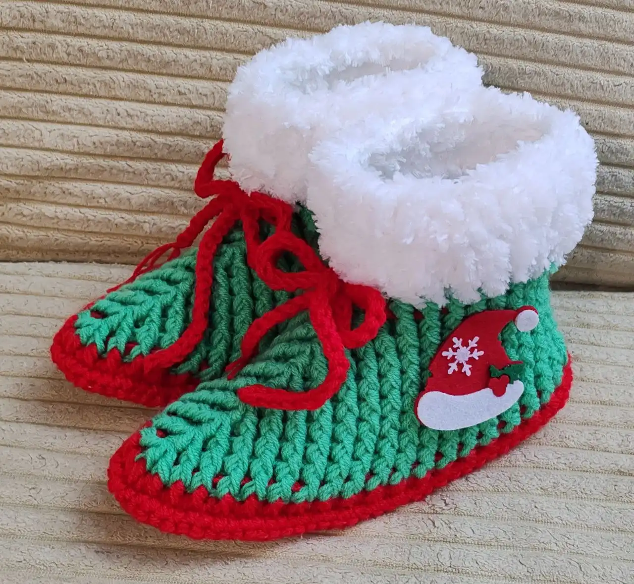 Тапочки из экокожи