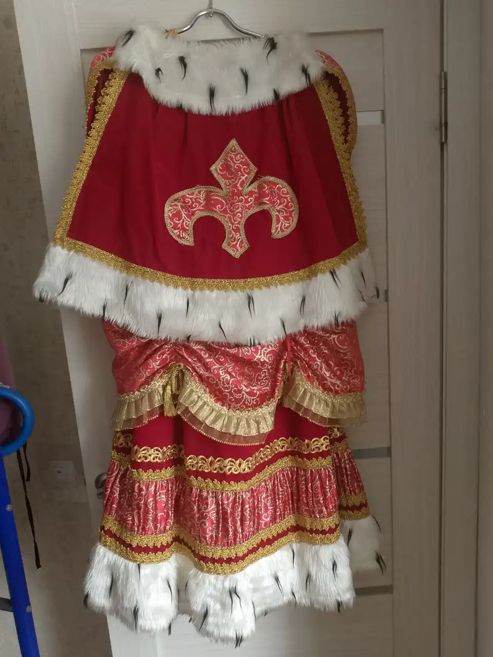 Продам новогодний костюм